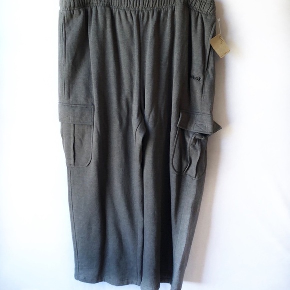 𝅺REEBOK Joggers Sport Gray Size 2XL Sweatpants Multiple Pockets NEW Acti… - Picture 1 of 7